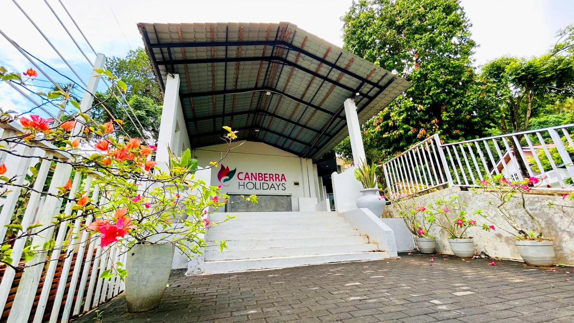 Canberra Holidays - Mirissa Eksteriør bilde